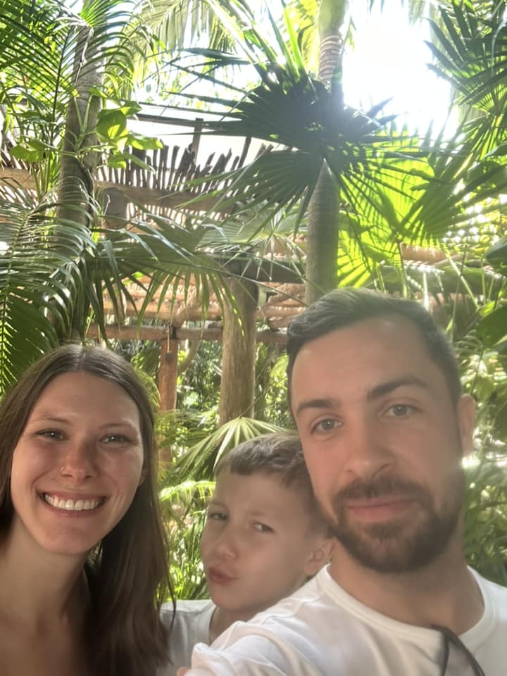 Dustin Marmon with family